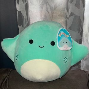 Maggie the Stingray 8” Squishmallow